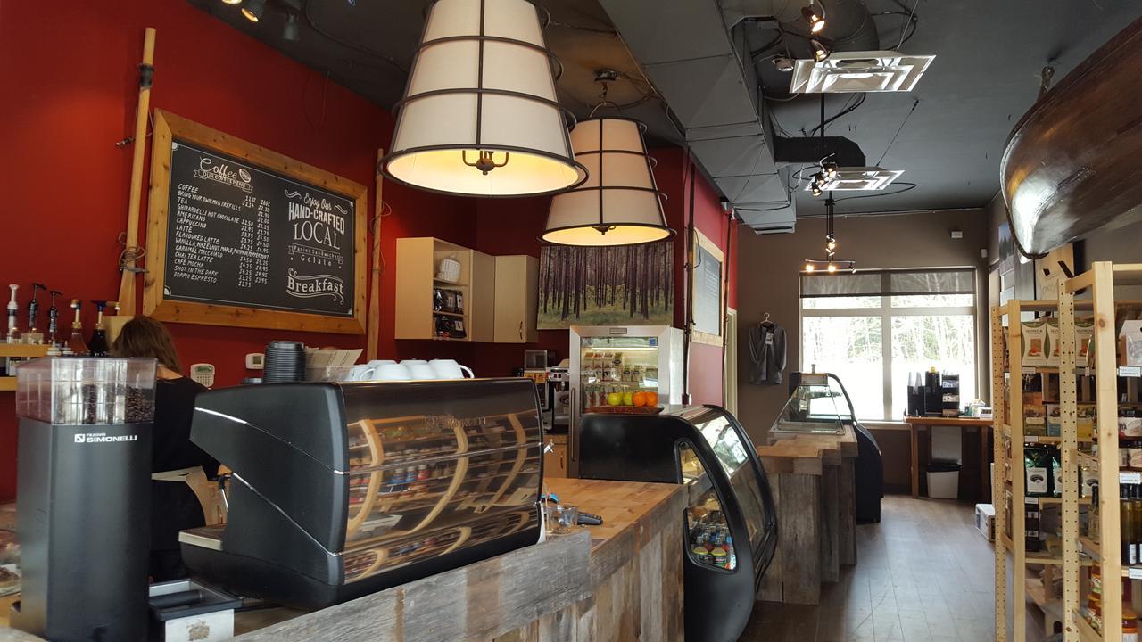 Sproat Lake Landing Resort Great Central Экстерьер фото