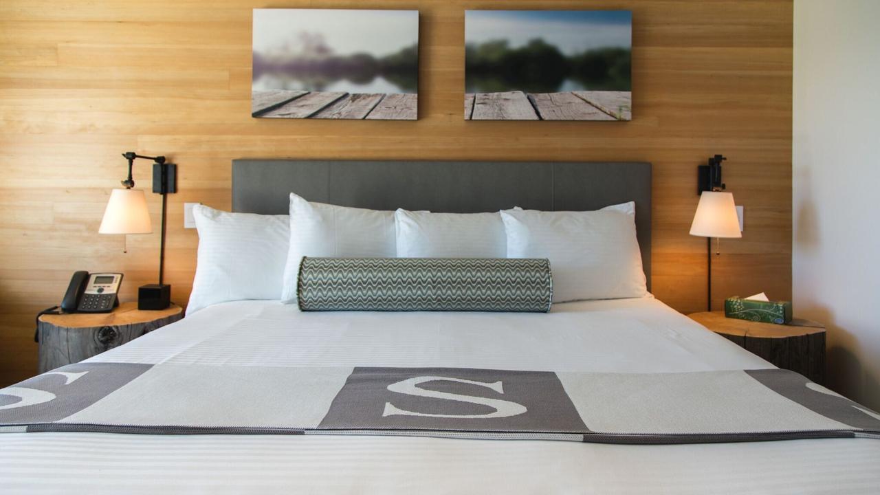Sproat Lake Landing Resort Great Central Экстерьер фото