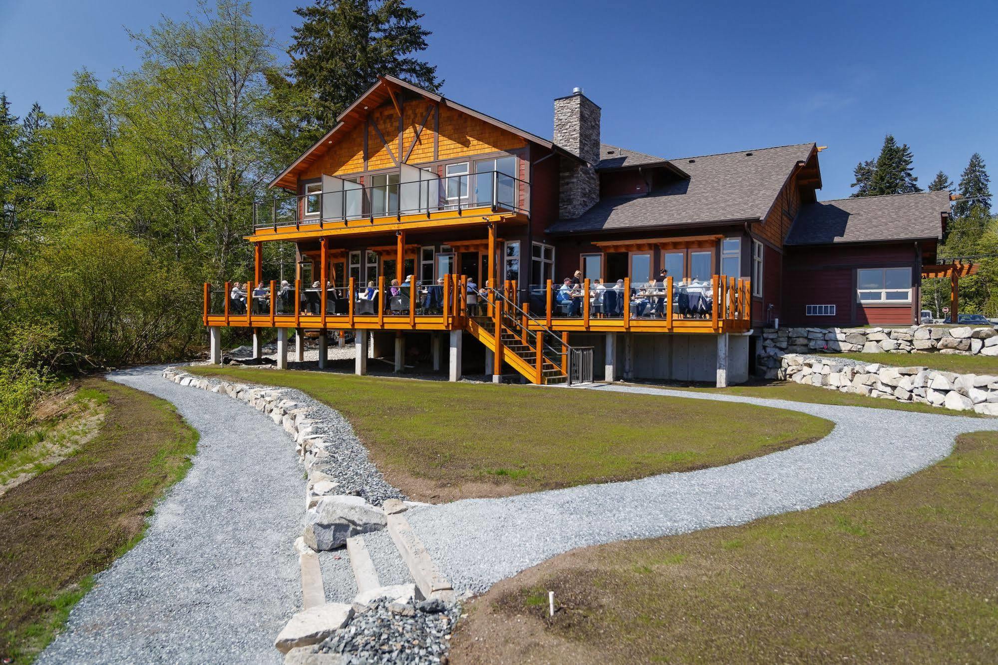 Sproat Lake Landing Resort Great Central Экстерьер фото