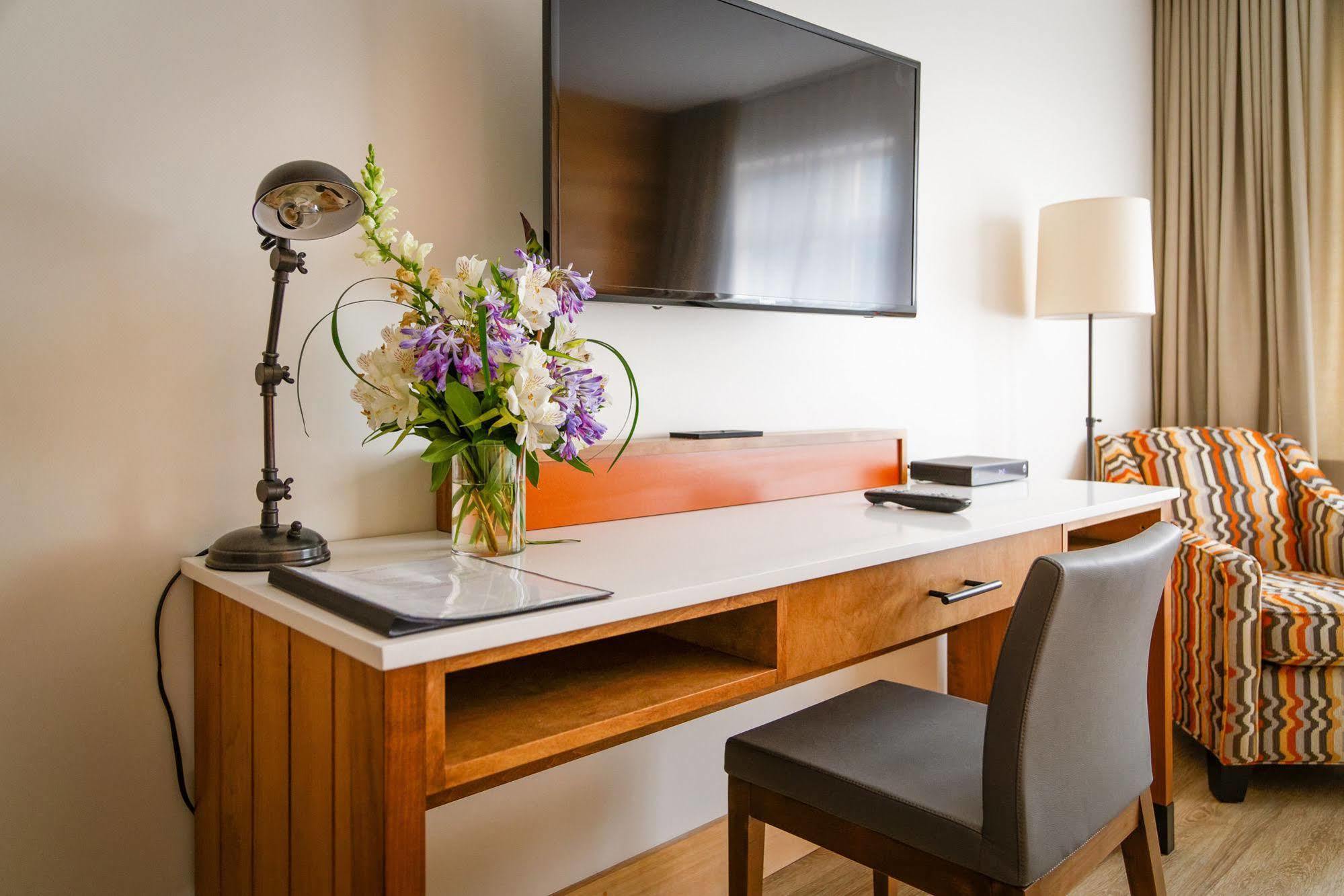 Sproat Lake Landing Resort Great Central Экстерьер фото