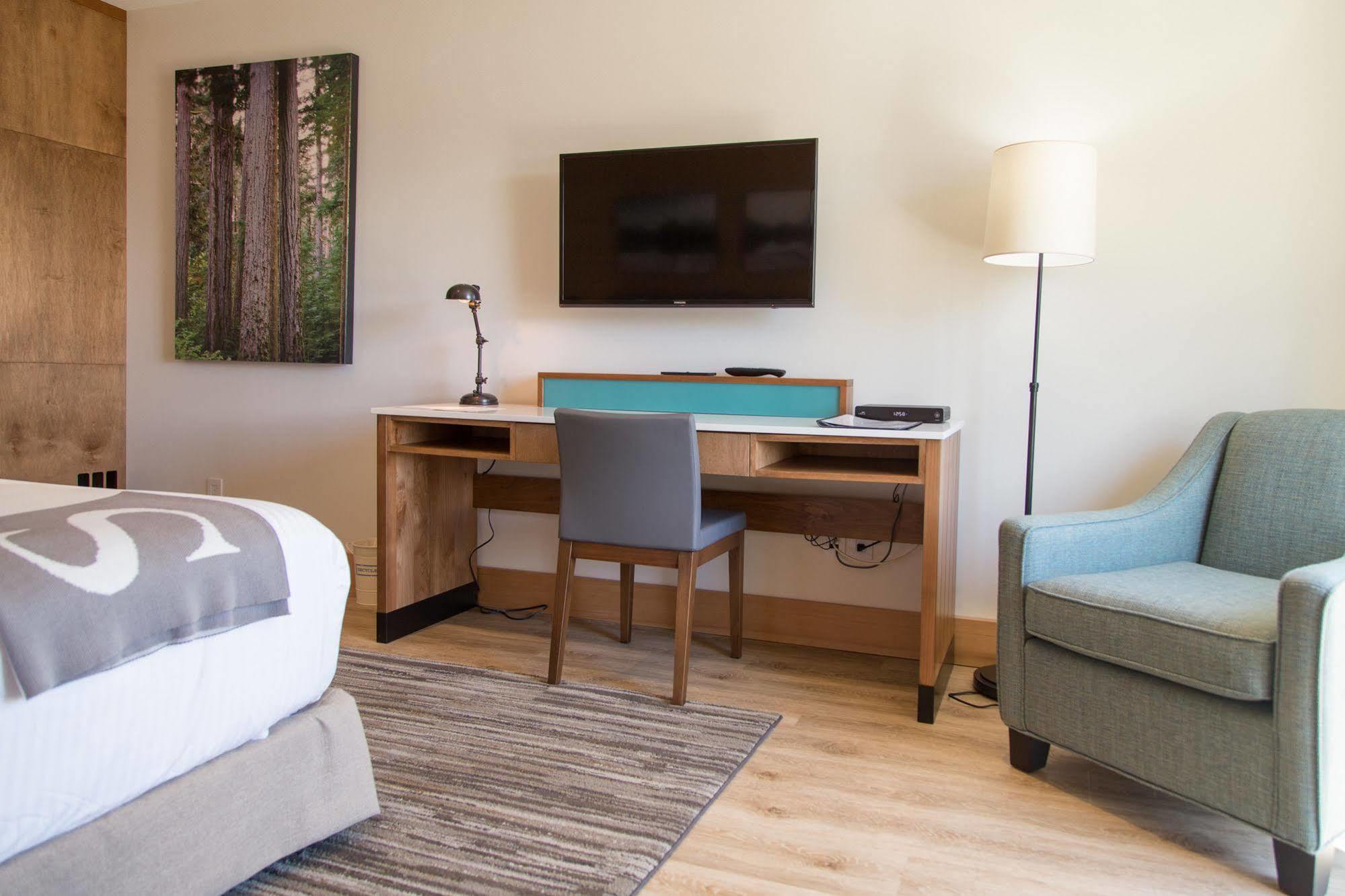 Sproat Lake Landing Resort Great Central Экстерьер фото