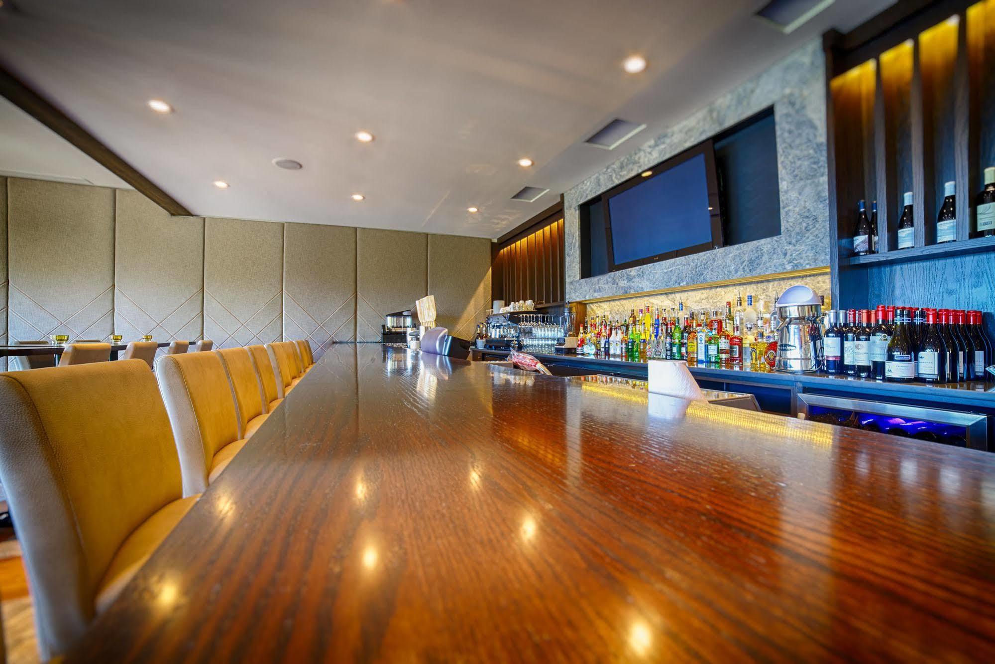 Sproat Lake Landing Resort Great Central Экстерьер фото