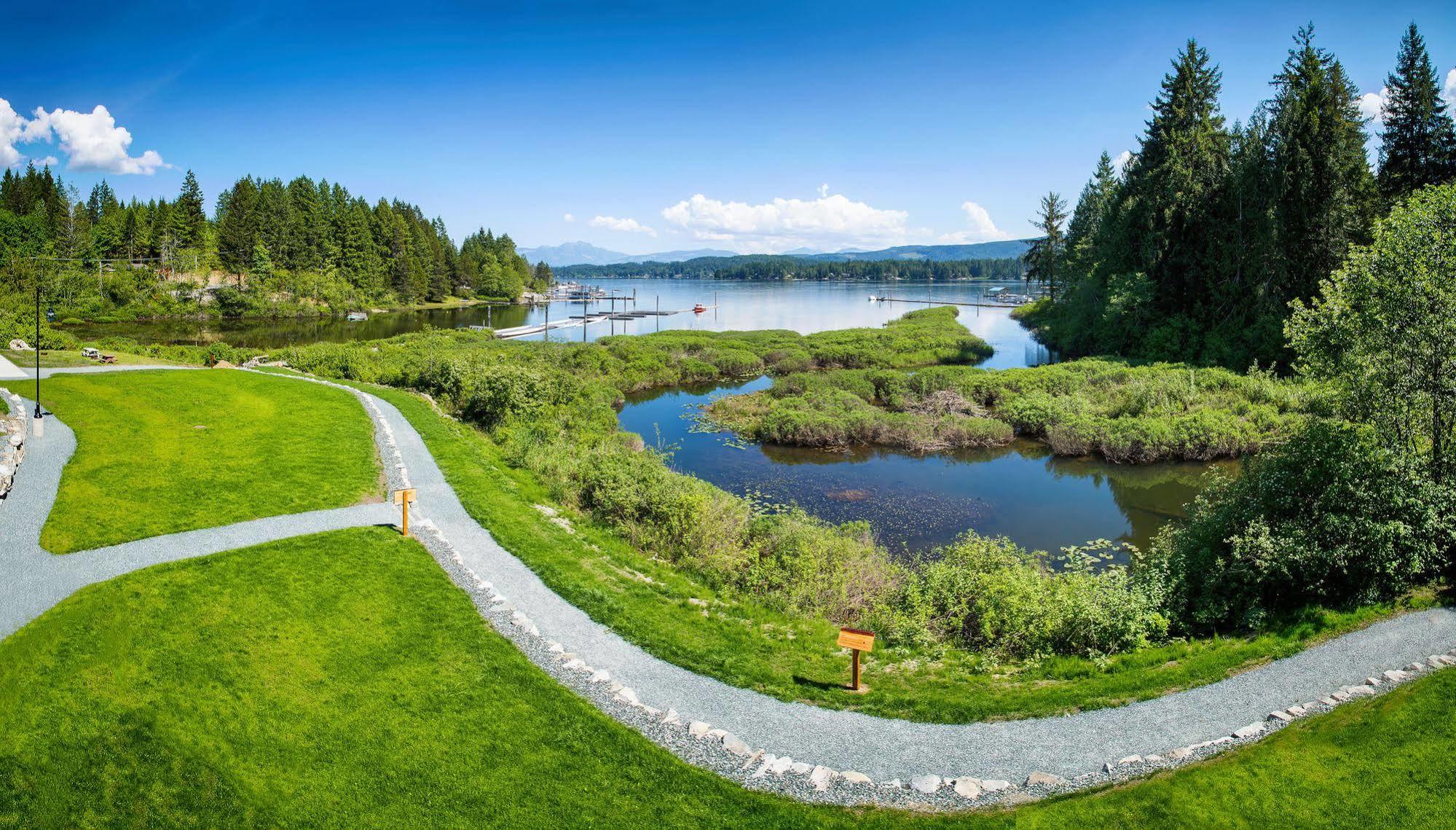 Sproat Lake Landing Resort Great Central Экстерьер фото